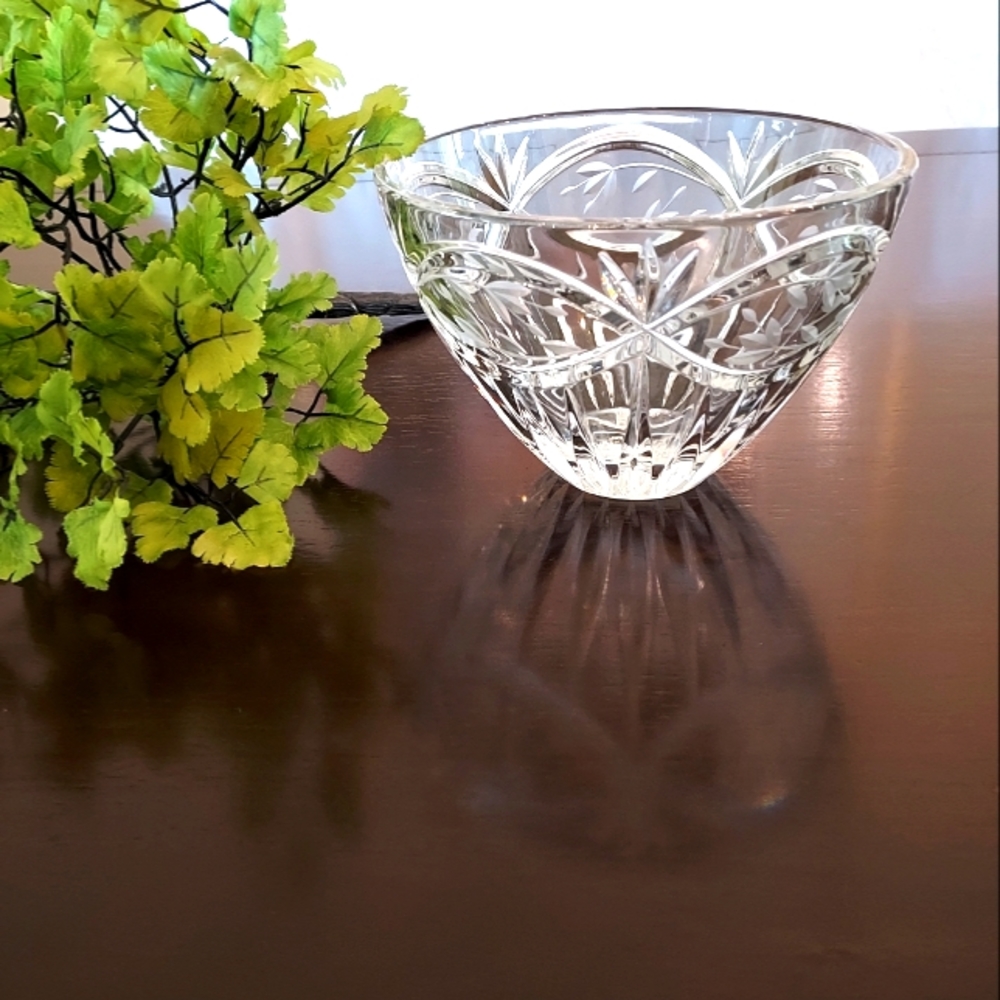 Vintage Conic Shape Grapevine Pattern faceted Sunburst Crystal Bowl.